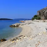 By The Sea Seget Donji, - 19351 * Traù